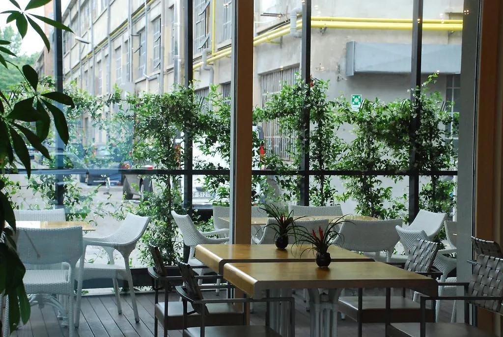 Nu Hotel Mediolan 4*,